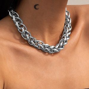 ⚜️[𝟯𝟬%𝗢𝗙𝗙|𝗯𝘂𝗻𝗱𝗹𝗲𝘀 𝟯+]⚜️Big Link Silver Braided Choker NEW